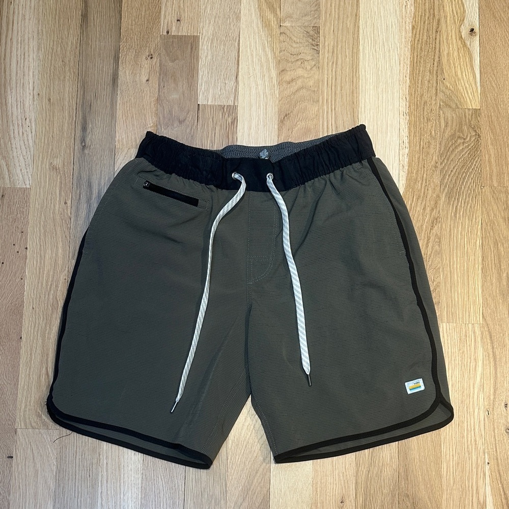 Vuori men’s board shorts